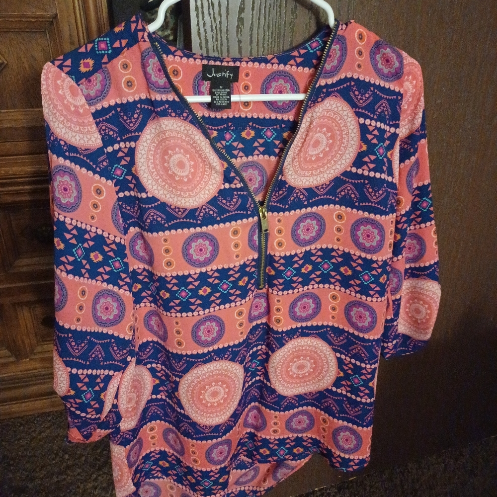 Justify/Medium/Multi-color (pink & navy blue mostly)